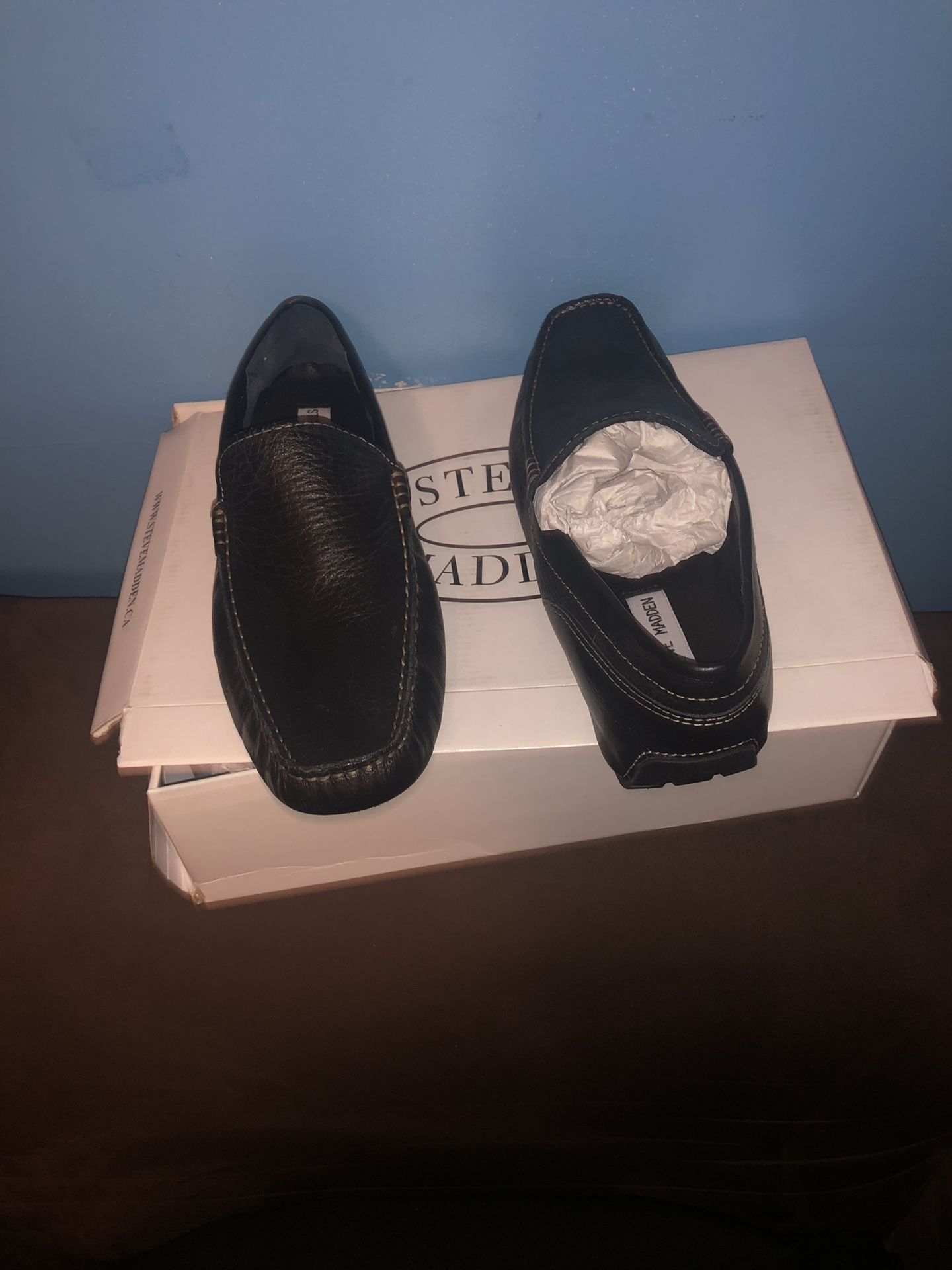 Steve Madden never worn size 8.5 box got destroyed steve-madden-shoes-worn-once-  main image 3