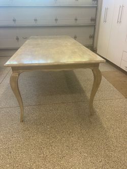 Country French Dining Table w/ Leaf