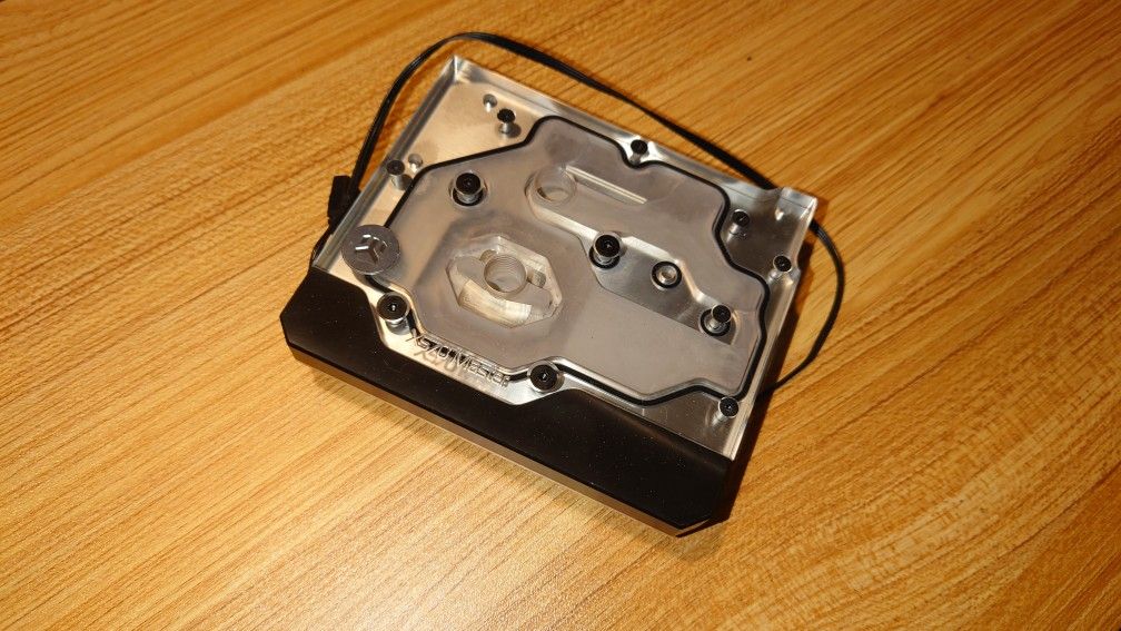 EK-Quantum Momentum Aorus X570 Master D-RGB - Plexi