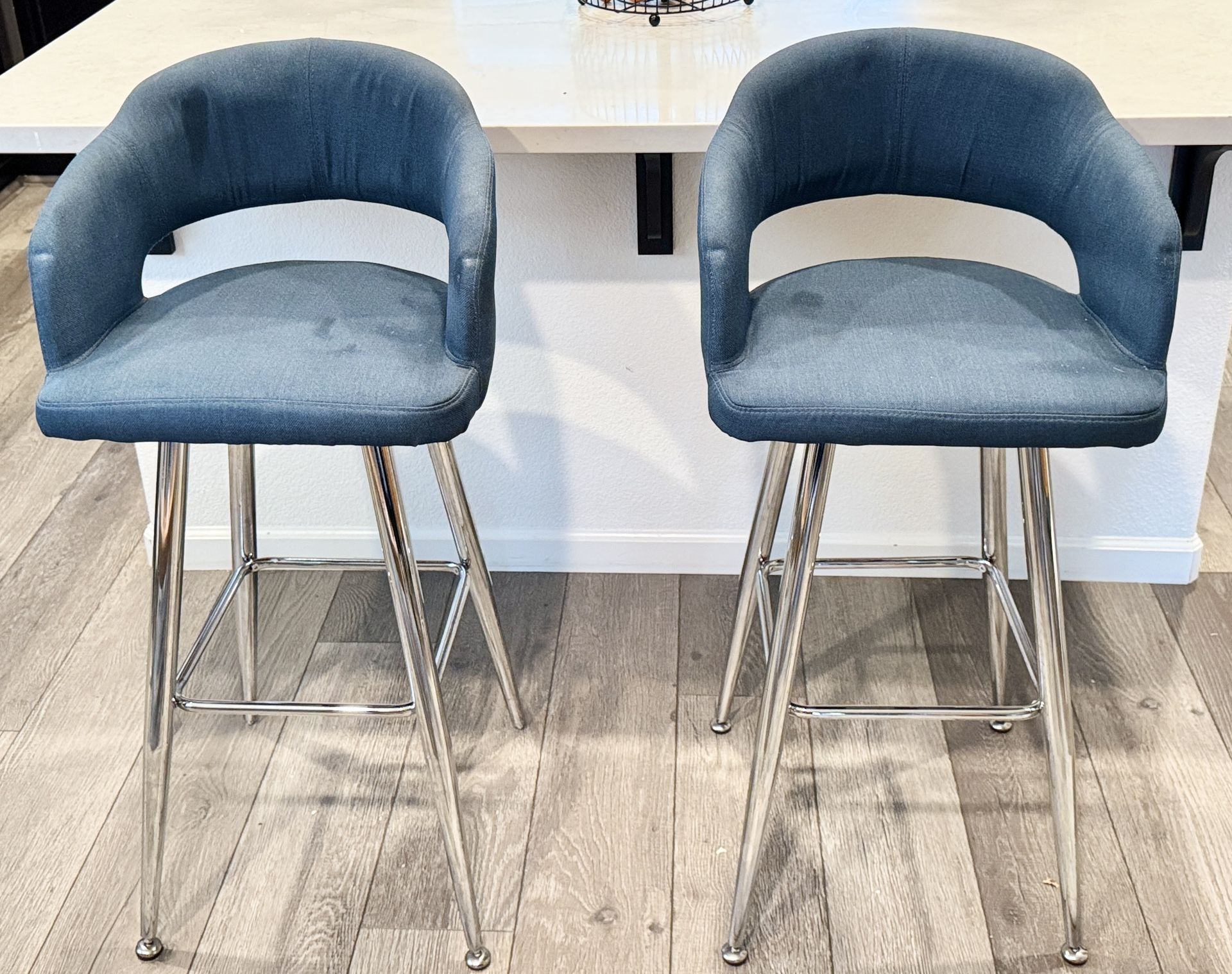 Set of 2 Island Chairs