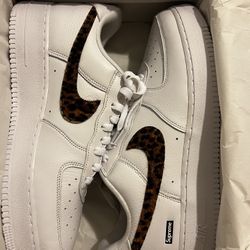 Supreme Nike Air Force 1 Low