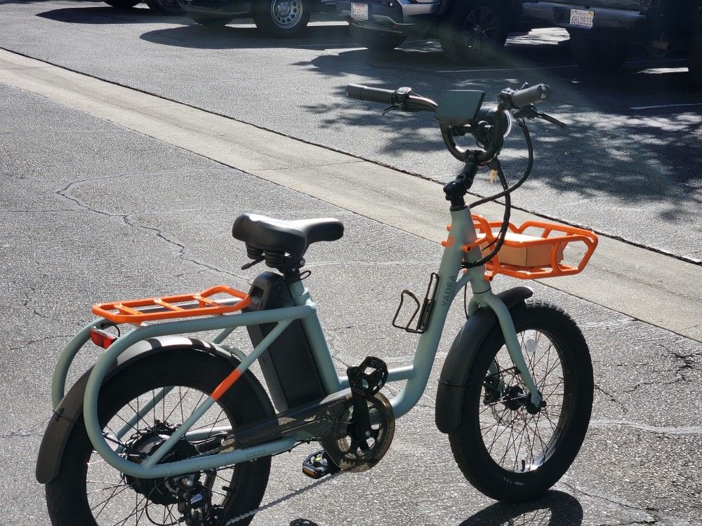 Yadea City Coco Electric Scooter – New Store Display Electric E Bike Ebike Moped Bicycle Cargo Passenger Electric Bike