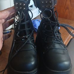 Combat Boots 