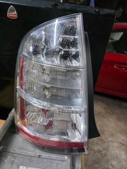 2004-2009 Toyota Prius driver side rear tailight