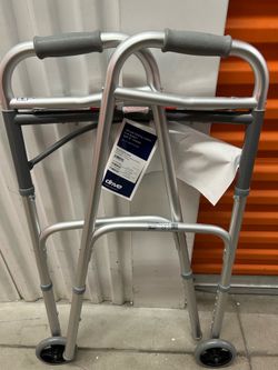 Deluxe folding walker