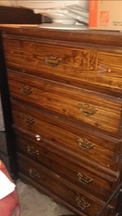 NICE LARGE SOLID WOOD ANTIQUE CHEST OF DRAWERS $150.