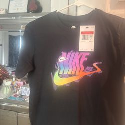 Shirts, Purses, Shoes!! Women.. 