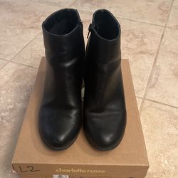 Women’s Size 7 Booties