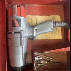 MILWAUKEE ELECTRIC TOOL CORP. 1/2"DR HEAVY DUTY IMPACT WRENCH 9051