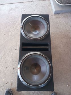 Rockford Fosgate punch subwoofer with 2- p3 12in. Speakers.