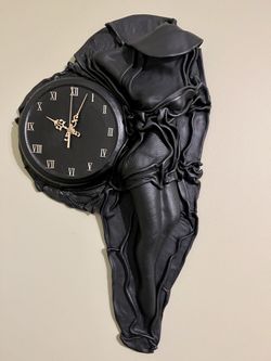 Very Unique MCM 24 in., Retro leather Wall Clock. Black Wall Clock Woman, Art Nouveau, Art Deco, Vin