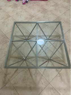 Living room center table 41”x41”