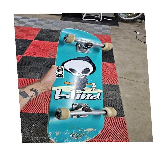 five source Brand New Fresh Skateboard - Ideal for Thrill Seekers and Gentle Riders
