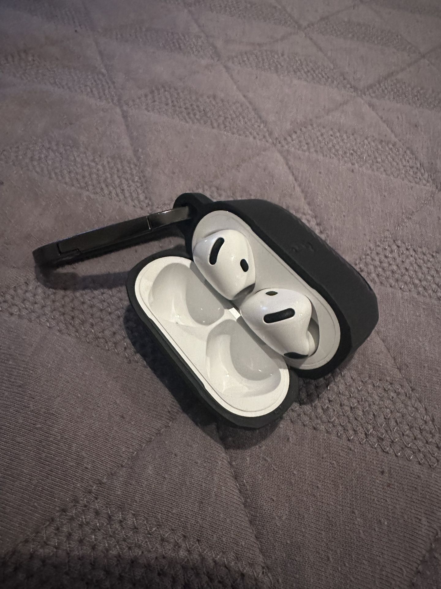 AirPods 4 Pro With Case Good Condition