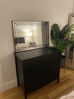 Dresser (medium)