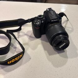 📸 Nikon D3000 DSLR Camera Bundle – Ready to Shoot!