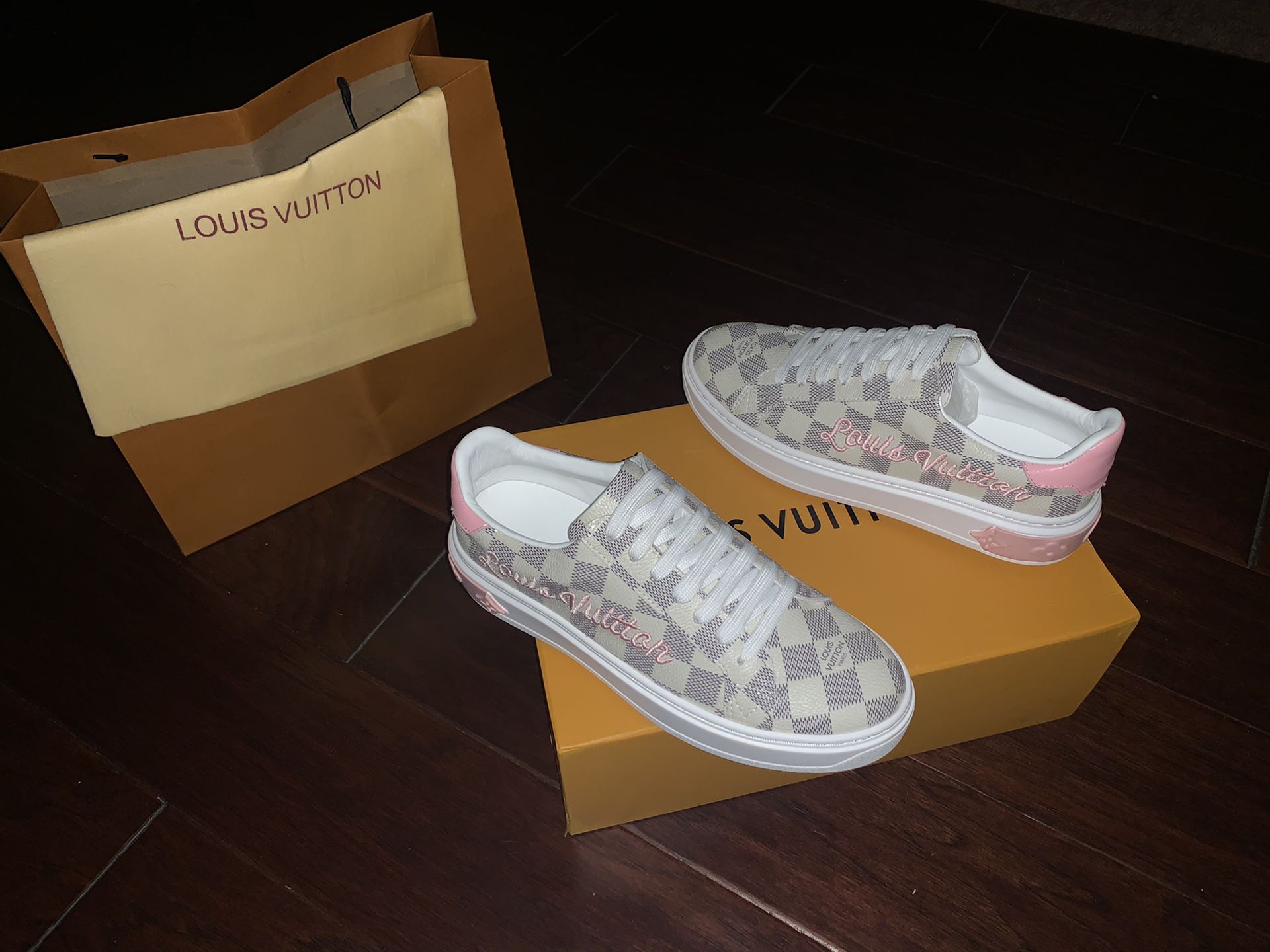 Women’s Louis Vuitton Sneaker