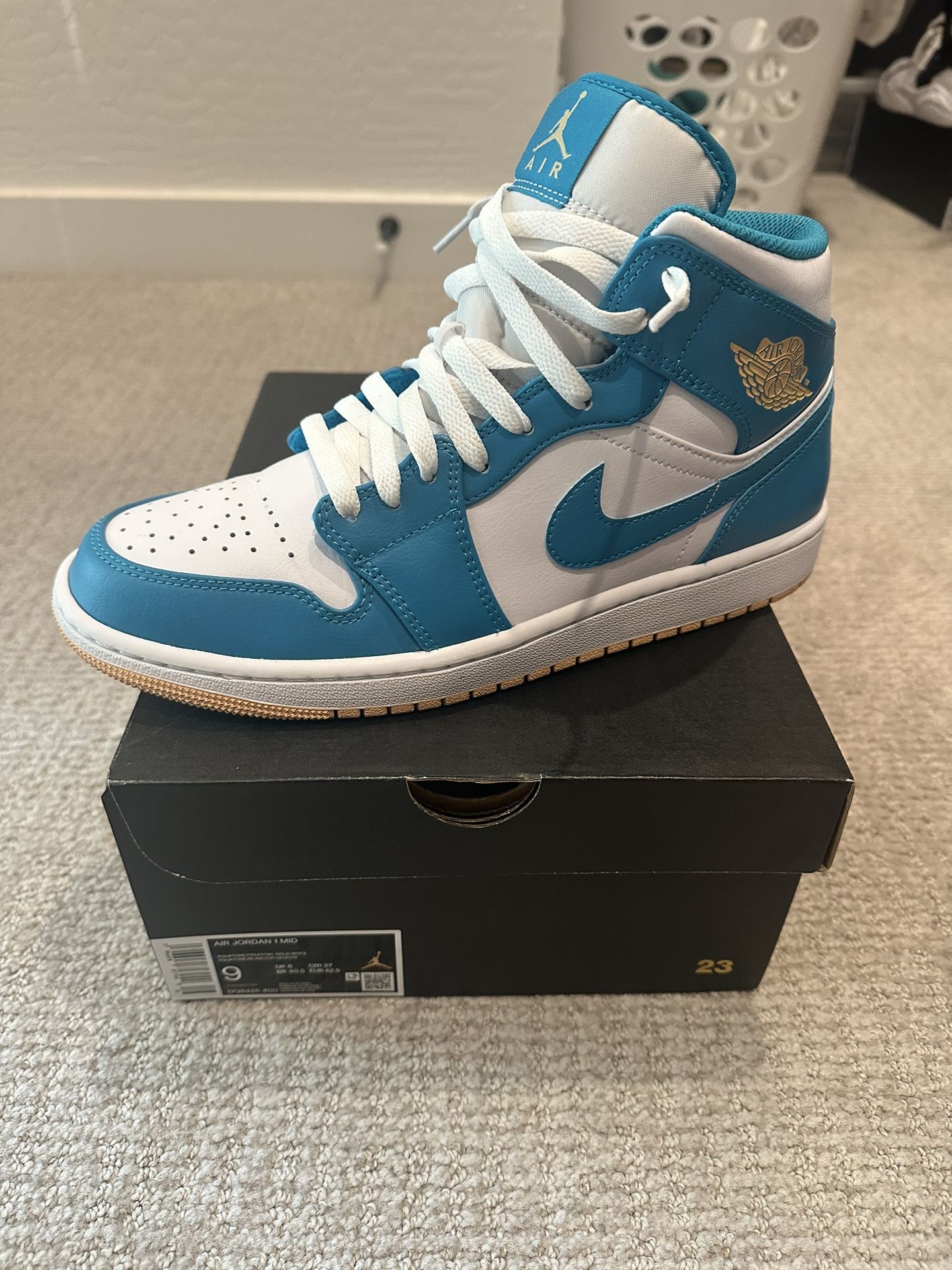 Jordan 1 Mid