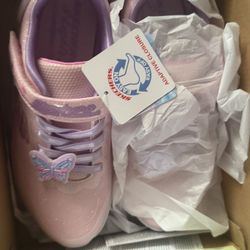 Size 4 Skechers Magical Collection Size 4 New Box Included 