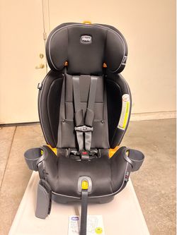 Chicco Fit4 4-in-1-Convertible Car Seat