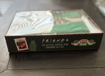 Friends The Television Series The Official Central Perk Cookbook Gift Set