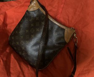 Authentic Louis Vuitton Odeon PM Crossbody for Sale in Goodyear, AZ -  OfferUp