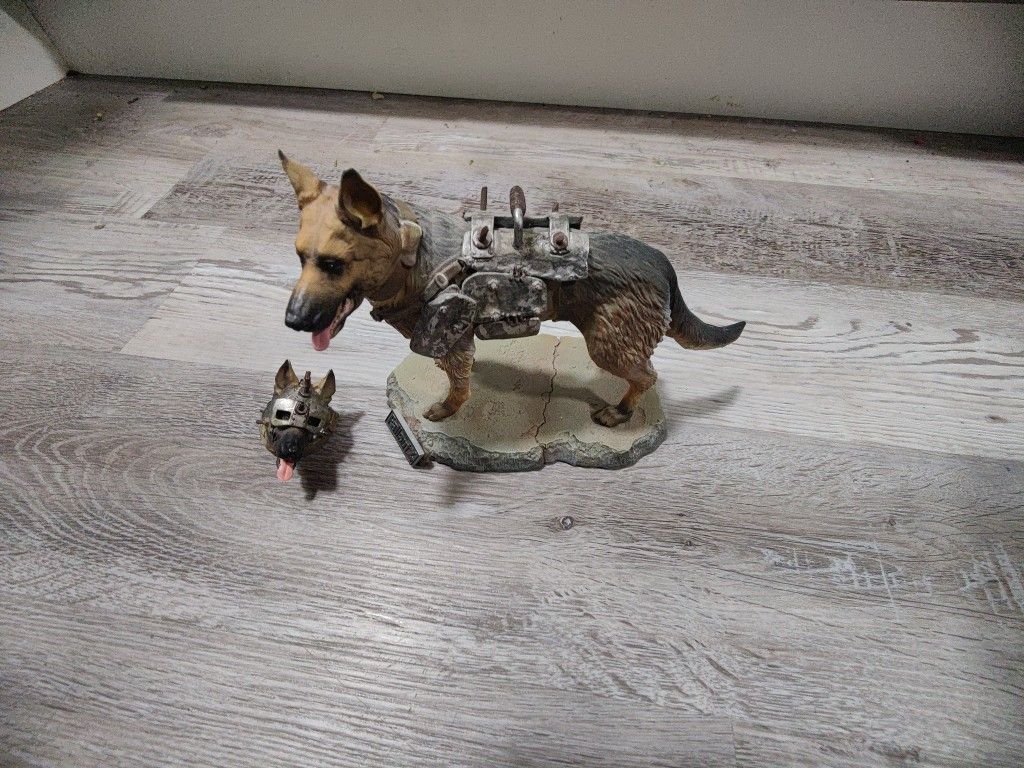 Fallout 4 Dogmeat statue