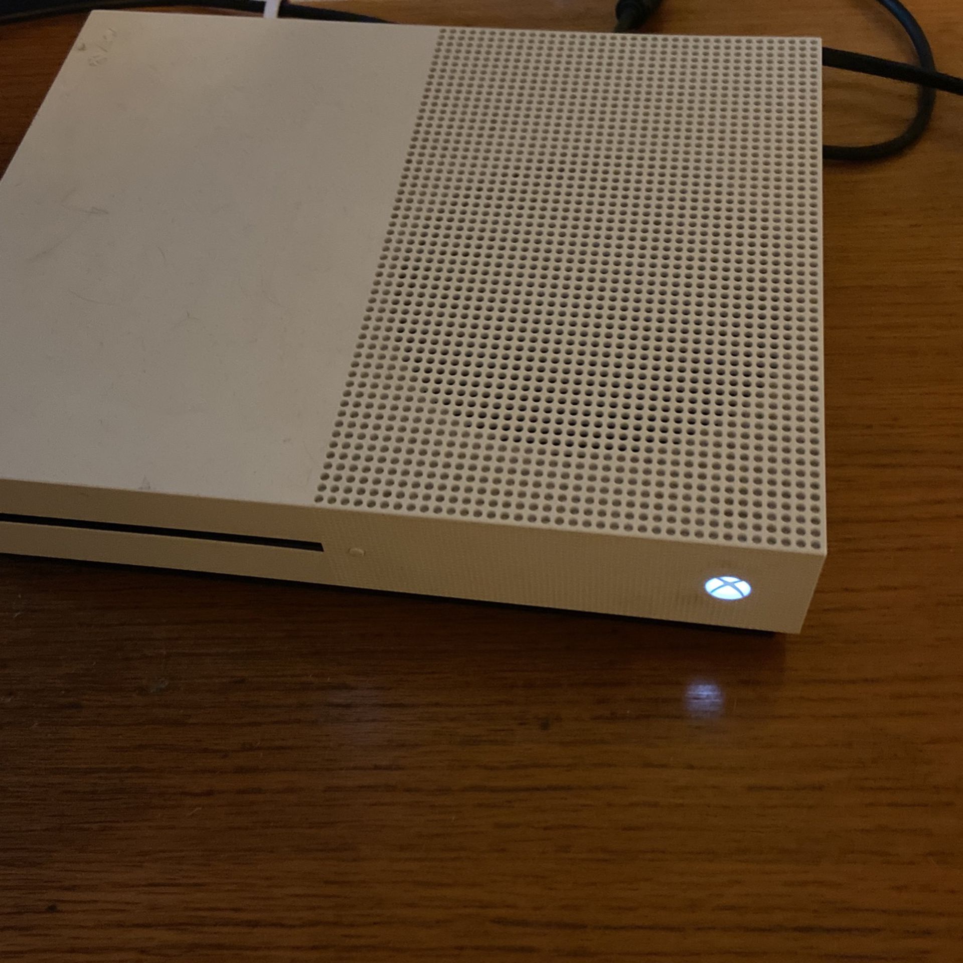 XBOX one s 500gb +Turtle Beach headset and controller 