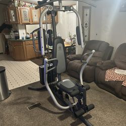 Workout Machine - Gold's Gym Platinum