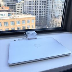 MacBook Pro A1502 Intel Core I5 8gb Ram 2.4 GHz 