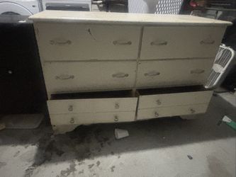 Dresser Stand