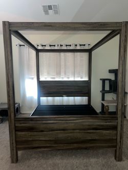 Queen Sized Rustic Wood Four-Poster Canopy Bed Frame