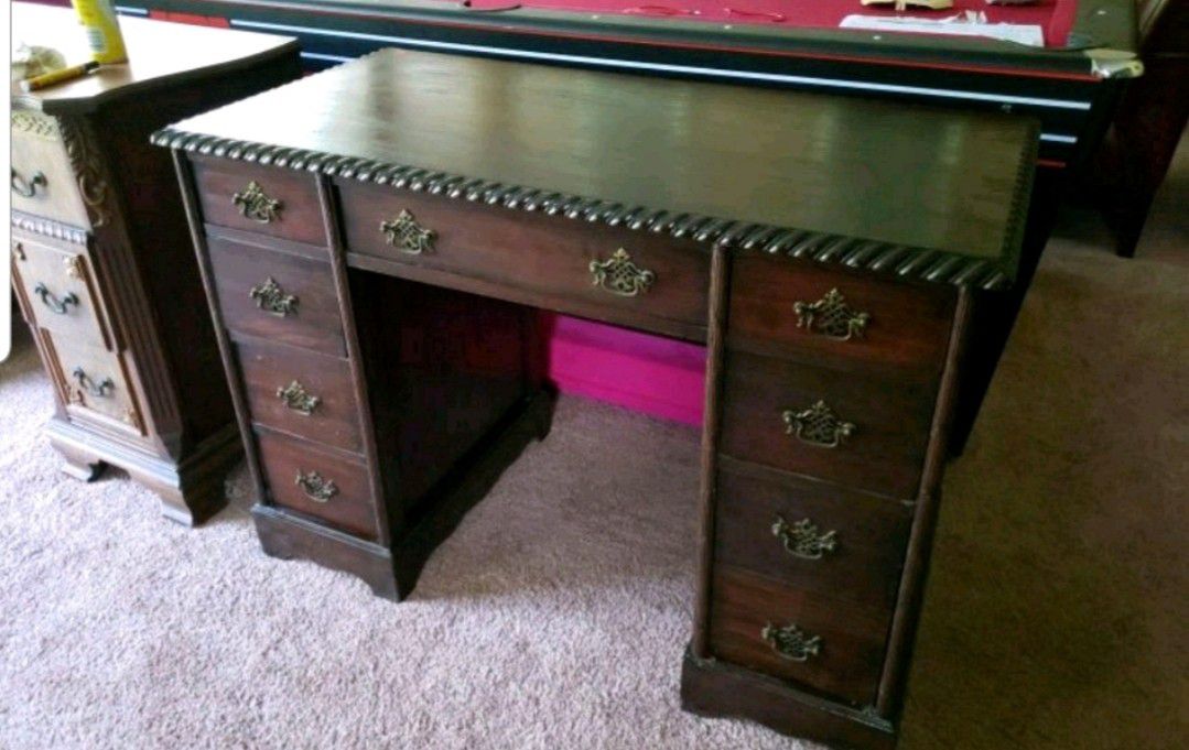 Small Mahogany Stained Desk
