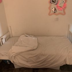 2 Twin beds 