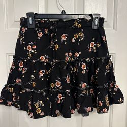 New Look black floral mini skirt