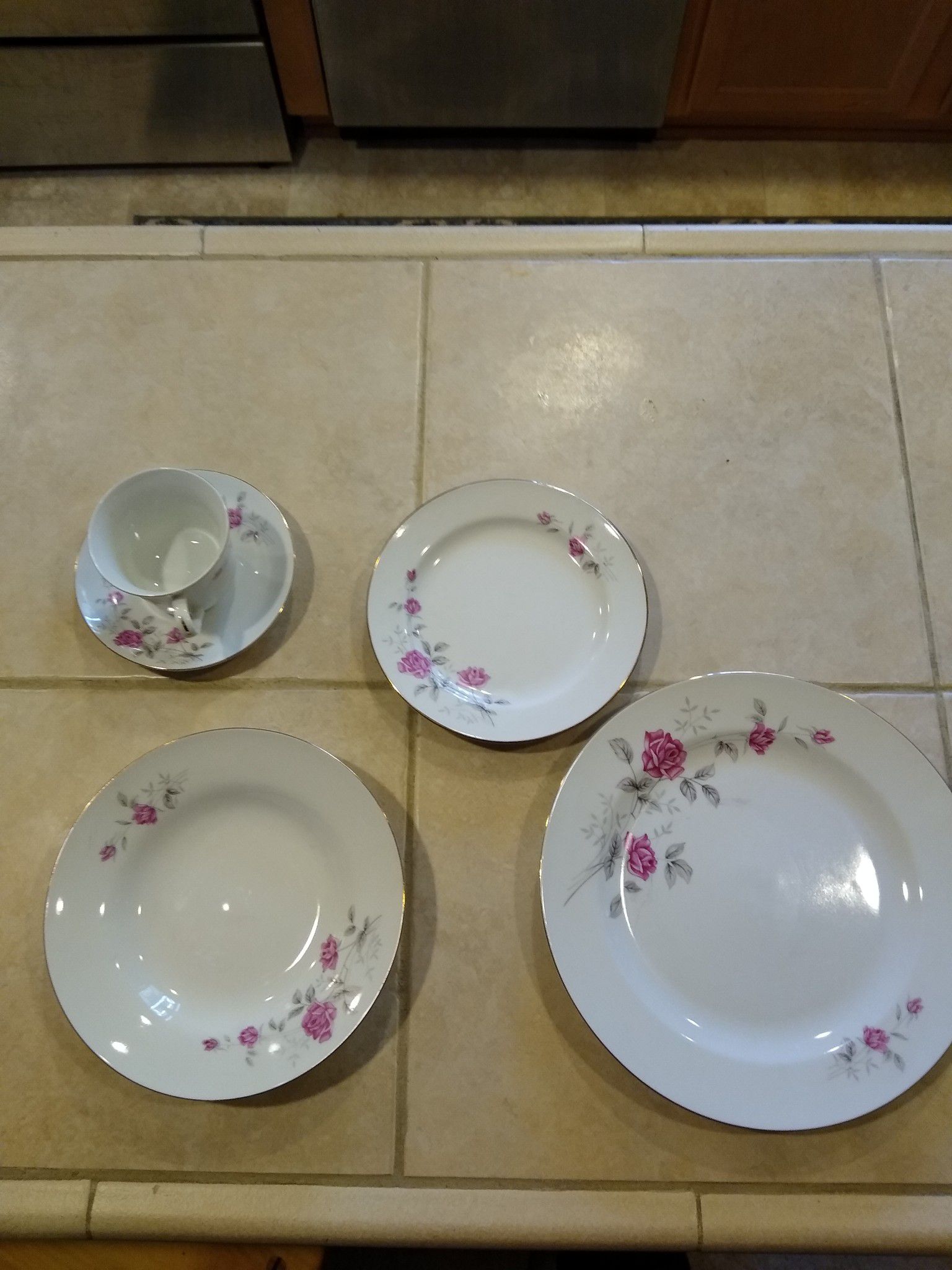 Porcelain China- 40 piece set