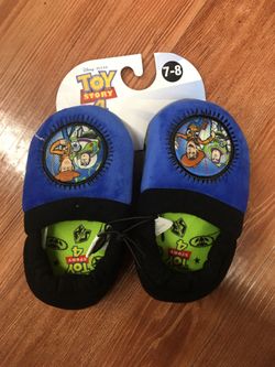 NWT toy story indoors soft slippers size 7/8