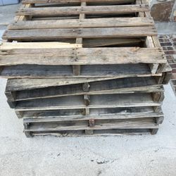 Six Free Wood Pallets 