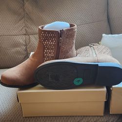 Brand New Michael Kors Boots