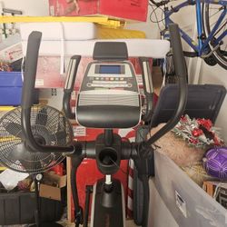 Pro Form Endurance 520E Elliptical Machine 