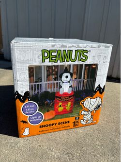 6 ft. Tall Hlloween Inflatable Airblown-Snoopy Halloween House with LED