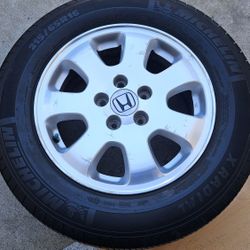 Un Rin 16  Con Llanta Michelin  Honda Odyssey 2003