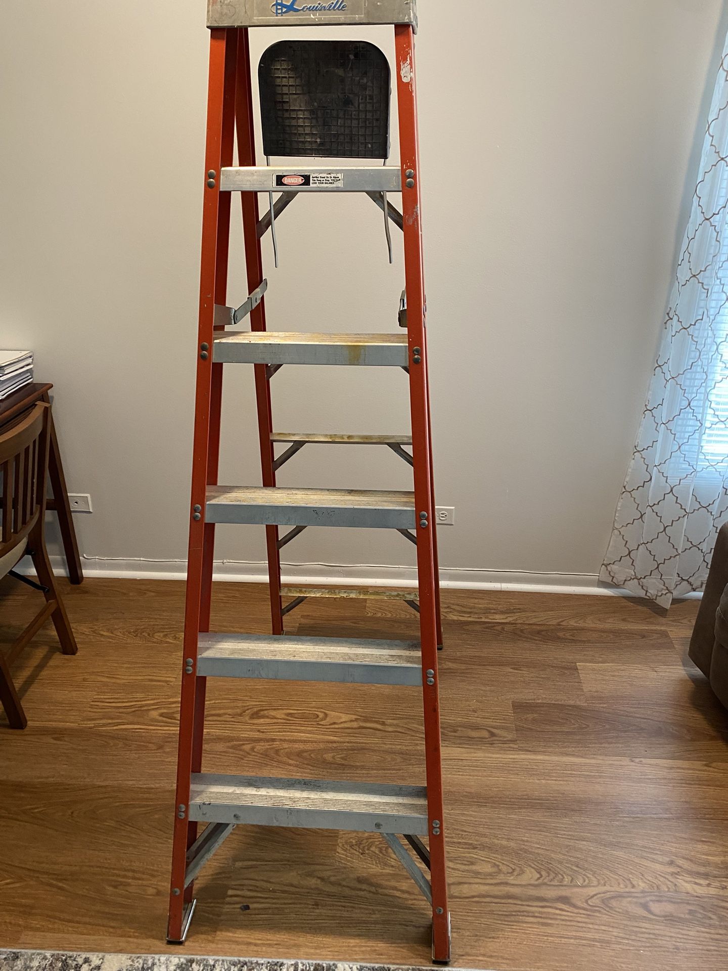 6 foot fiberglass ladder