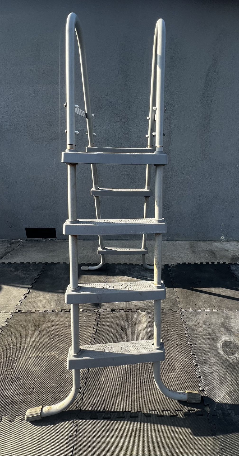 Pool Ladder