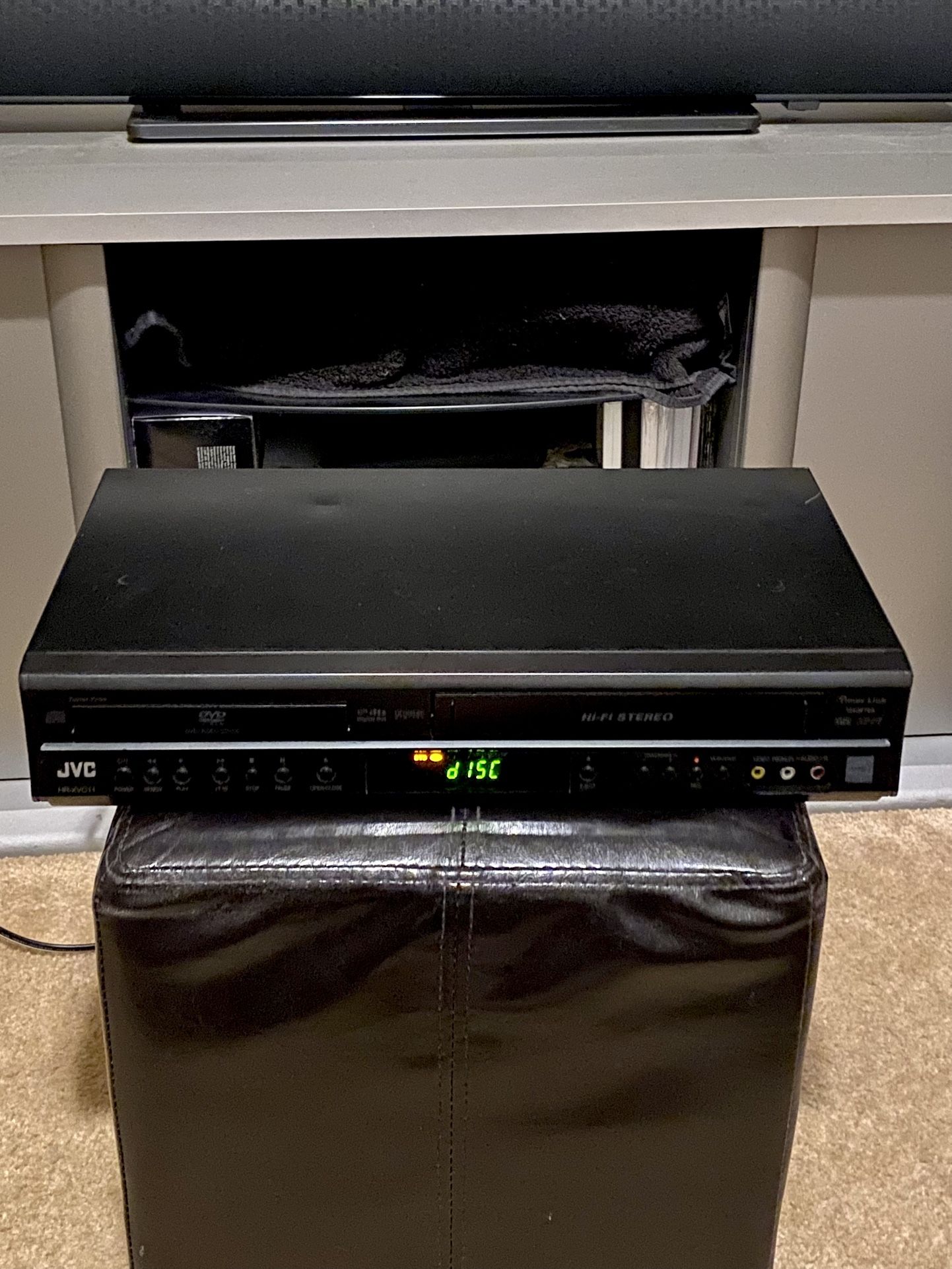 JVC HR-XVC11 DVD VHS Movie Player Combo