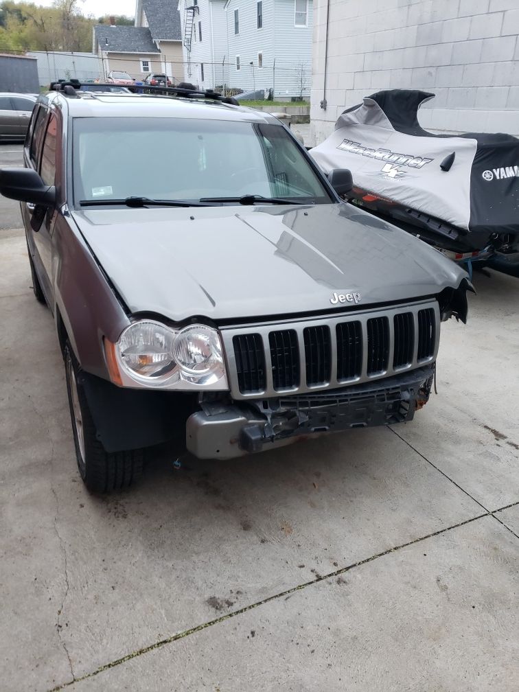 07 jeep Grand Cherokee Laredo 4.7 V8 parts only