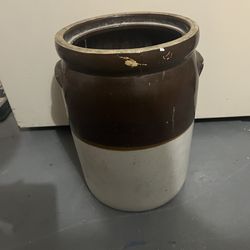 3 Gallons Antiques Crock