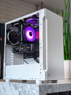 ASUS RTX 4060 Ti 16GB / Ryzen 7 5800X / 32GB / 500GB SSD