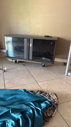 Tv stand  40”