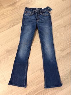 Brand new Hollister mid rise bootcut jeans (size 0S)